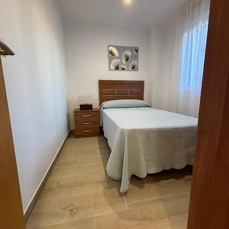 Piso En A 20metros De La Playa De Coroso Апартаменты *
