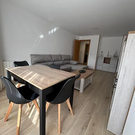 Piso En A 20metros De La Playa De Coroso By Cristian&tamara 